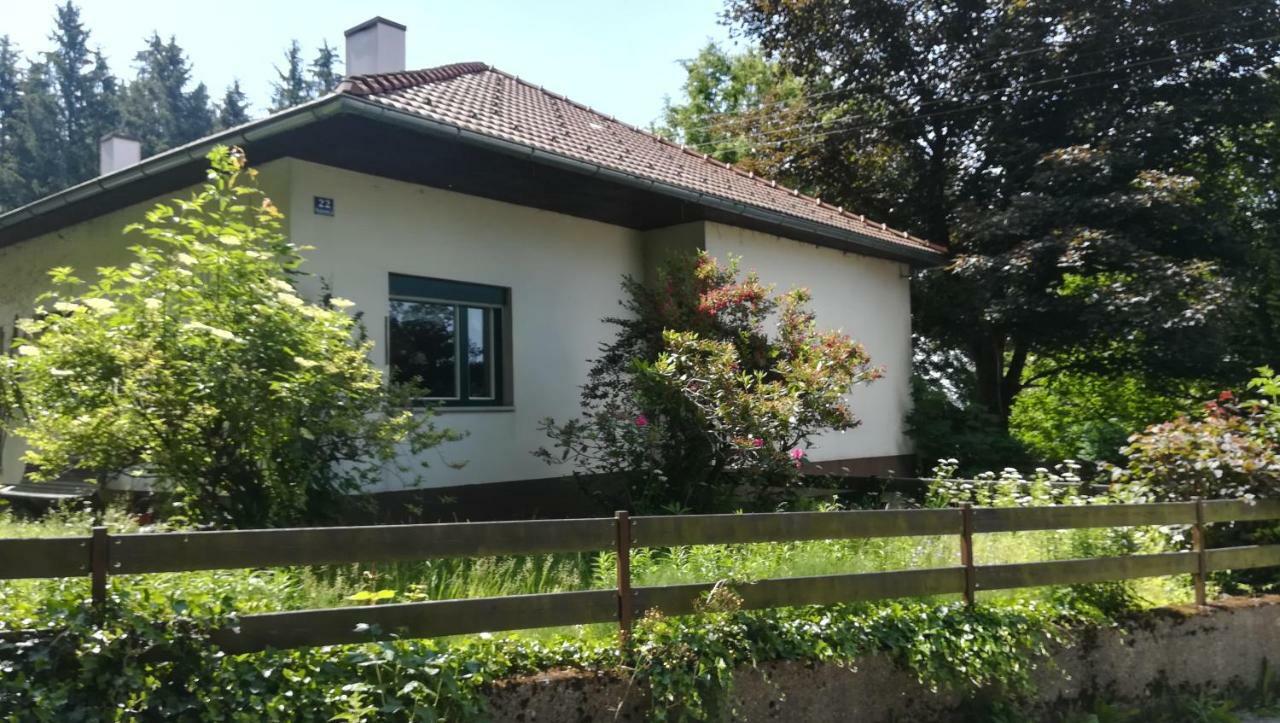 Ferienhaus Am Waldrand Villa Ampflwang im Hausruckwald Esterno foto